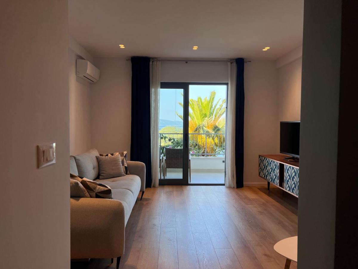 Beachfront Comfort Apartments Sinajko Podgora Extérieur photo