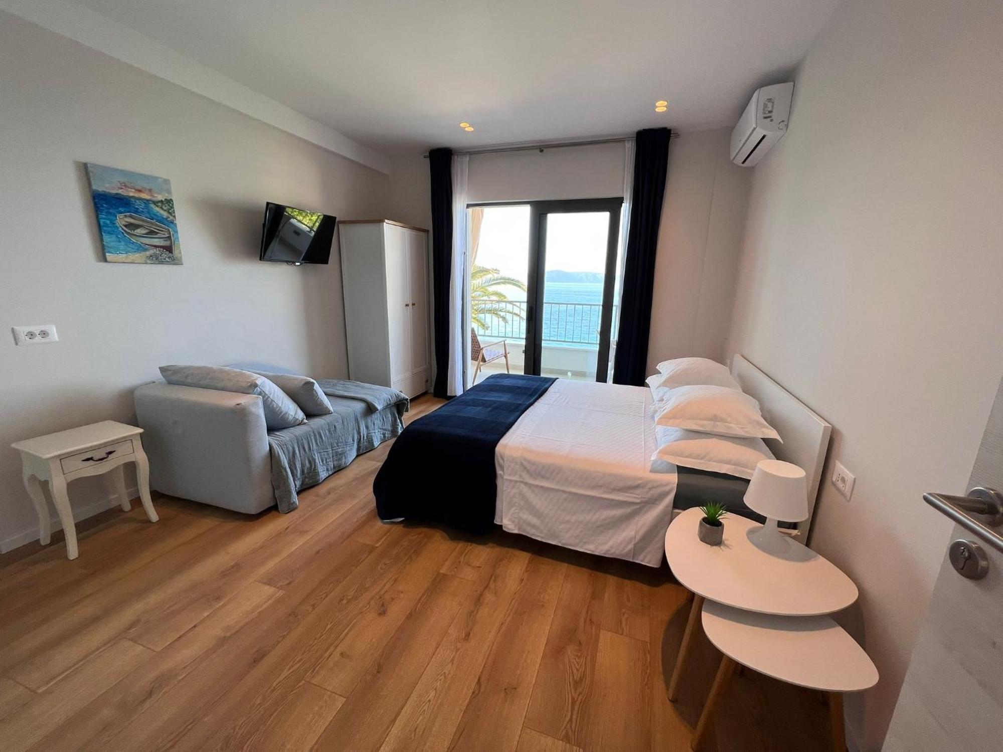 Beachfront Comfort Apartments Sinajko Podgora Extérieur photo
