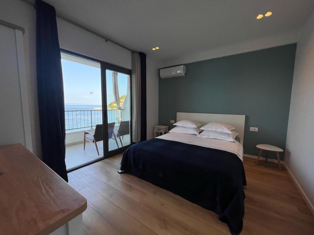 Beachfront Comfort Apartments Sinajko Podgora Extérieur photo